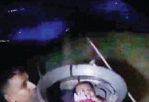 পানিবন্দি ঘর থেকে হাঁড়িতে করে শিশু উদ্ধার