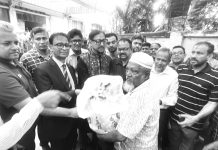 জলাবদ্ধতায় ক্ষতিগ্রস্তদের সহায়তায় এগিয়ে আসার আহ্বান মেয়রের