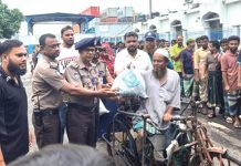 জলাবদ্ধতায় ক্ষতিগ্রস্ত সাতশ’ পরিবার পেলো সিএমপির ত্রাণ