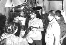 চকবাজারে পানিবন্দি মানুষের মাঝে ত্রাণসামগ্রী বিতরণ