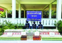 পতেঙ্গায় বিপুল বিদেশি মদ বিয়ার ও সিগারেট জব্দ