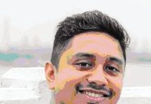 বন্যার্তদের পাশে দাঁড়ান
