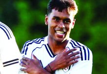 হামজার পর প্রিমিয়ার লিগের ক্লাবে বাংলাদেশি বংশোদ্ভূত ফারহান
