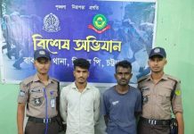 ছিনতাইকৃত টাকা ও মোবাইলসহ দুই ছিনতাইকারী গ্রেফতার