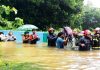 প্রসববেদনায় কাতর পানিবন্দী নারী, উদ্ধার করে হাসপাতালে পৌঁছালো ফায়ার সার্ভিস