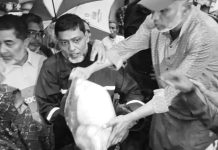 প্রাকৃতিক দুর্যোগ মোকাবিলায় অসহায় মানুষের পাশে দাঁড়াতে হবে