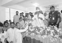বাজালিয়াতে বন্যায় ক্ষতিগ্রস্ত পরিবারের মাঝে এমপি জসিমের আর্থিক অনুদান