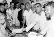 মাদারবাড়ী ওয়ার্ডে ১০০ পরিবারের মাঝে নগদ অর্থ বিতরণ