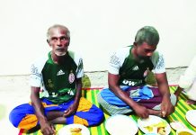ইঞ্জিন বিকল নৌকা নিয়ে সাগরে ৩৬ দিন, জীবন বাঁচাতে খেয়েছেন কাঁচা মাছ