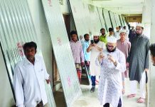 বাঁশখালীতে মৌলানা হাবীব উল্লাহ (রহ.) ফাউন্ডেশনের ঢেউটিন বিতরণ