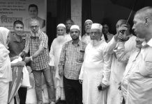 নাঙ্গলমোড়ায় বন্যার্তদের পাশে ইউনিয়ন বিএনপি