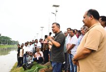 জনগণ পাশে থাকলে দেশ পুনর্গঠনে সরকার কোনো বাধাই মানবে না