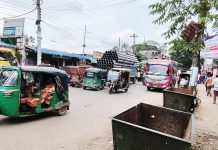 মহাসড়কে যত্রতত্র যাত্রী ওঠানামা
