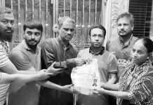 রাউজান পৌরসভার ৪নং ওয়ার্ডে ত্রাণ সহায়তা