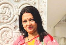 অস্তিত্বের ব্যাকরণ: পরিচয় শুধু ‘নারী’ নয়, ‘মানুষ’