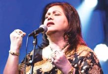 বন্যার্তদের পাশে দাঁড়াতে গাইবেন রুনা লায়লা