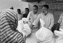 ক্ষতিগ্রস্ত মানুষের পাশে দাঁড়ানো নৈতিক দায়িত্ব