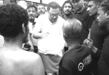 পানিবন্দি মানুষের দ্বারে দ্বারে এমপি সাঈদ আল নোমান