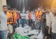 বন্যাদুর্গত বাঁশখালীতে ‘স্বেচ্ছাসেবী বন্ধু মহল’-এর ত্রাণ ও নগদ অর্থ বিতরণ