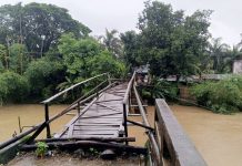 ঈদগাঁওতে ঢলের পানিতে ছুঁইছুঁই কাঠের সাঁকো, ঝুঁকিতে অর্ধলক্ষাধিক মানুষ
