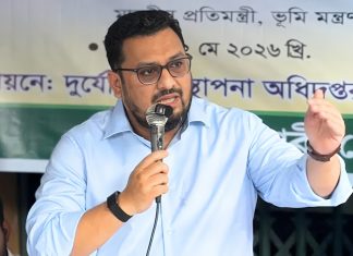 জুলাই গণঅভ্যুত্থানে আহত শিক্ষার্থীকে প্রতিমন্ত্রী ব্যারিস্টার মীর হেলালের শিক্ষা সহায়তা