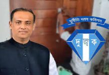 জাবেদের গুলশানের দুটি ফ্ল্যাটে কী কী পেল দুদক?