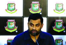 ‘যারা লিখে ওয়াইড বলে বোল্ড হয় তাদের কোচিংয়ে না আসাই ভালো’