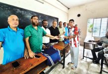 রেলওয়ে স্টেশন কলোনী স্কুলের খেলোয়াড়দের বুট ও জার্সি প্রদান