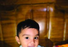 চারতলা ভবন থেকে পড়ে মারা গেল শিশুটি