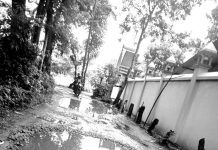 পরৈকোড়া কৈখাইন সড়কে দীর্ঘদিন সংস্কার নেই