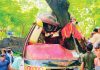 বাসের চাকা ব্লাস্ট হয়ে গাছের সঙ্গে ধাক্কা, প্রাণ গেল হেলপারের