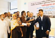 ১০ লাখ টাকা করে ক্ষতিপূরণ পেল নিহত ১০ শ্রমিকের পরিবার