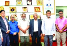 চবির শিক্ষক-শিক্ষার্থীদের জন্য উপহার দিচ্ছে ৬টি নতুন বাস