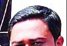 নিষিদ্ধ যুবলীগের শোক মিছিলে থাকায় চবির সেকশন অফিসার আটক