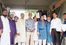 চট্টগ্রাম সমিতি-ঢাকার উদ্যোগে বন্যায় ক্ষতিগ্রস্তদের মাঝে ঢেউটিন বিতরণ