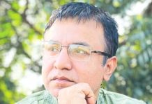 অন্যের আলোয় কেন জ্বলে ওঠে হিংসার আগুন
