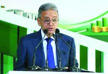 ঋণনির্ভরতা কমিয়ে নিজস্ব অর্থায়নে উন্নয়নই লক্ষ্য : অর্থমন্ত্রী