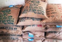 লোহাগাড়ায় কৃষকের মাঝে বিতরণের বীজ ধান মাদরাসার তালাবদ্ধ কক্ষে