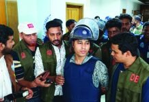 ডেভিড ইমনের ‘ক্যাশম্যান’ ইউসুফকে খুঁজছে পুলিশ