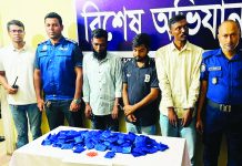 মাইক্রোবাসের গোপন চেম্বারে ১ কোটি ৩০ লাখ টাকার ইয়াবা