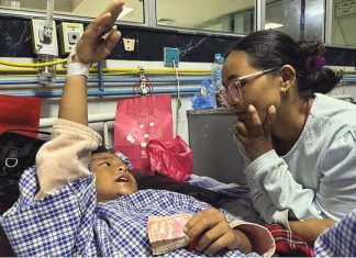 নেপালে গাছে চড়ে বাঁচল ৮ বছরের জয়াল