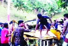 মানিকছড়ির ঢালু পাহাড়ে নিয়ন্ত্রণ হারিয়ে উল্টে গেল পিকআপ, নিহত ৪