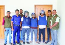শীর্ষ সন্ত্রাসী রায়হানের ২ সহযোগী গ্রেপ্তার, পিস্তল ও গুলি উদ্ধার