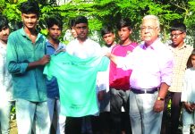 সাফিয়া খানম ফাউন্ডেশনের ফুটবল জার্সি বিতরণ