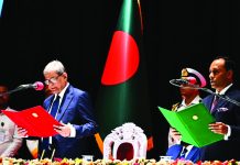 শপথ নিলেন রাষ্ট্রপতি মির্জা ফখরুল