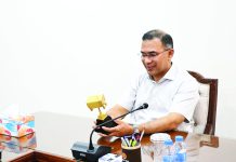 বিশ্ব চ্যাম্পিয়ন হওয়া শিক্ষার্থীদের রোবটটি দেখলেন প্রধানমন্ত্রী, দিলেন সহায়তার আশ্বাস