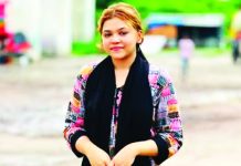 রাতে গানের আসর মাতালেন,সকালে সড়কে ঝরল প্রাণ