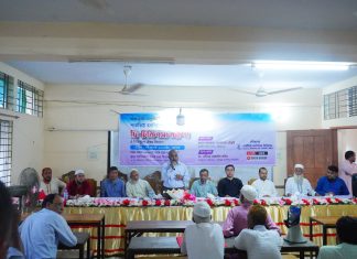 সাতকানিয়ার বন্যাদুর্গত মানুষের পাশে পার্কভিউ হাসপাতাল লিমিটেড