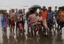 টেকনাফে ট্রলারডুবিতে ১৮ রোহিঙ্গা উদ্ধার, নিখোঁজ ১৩