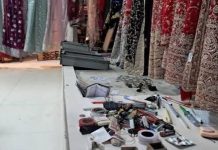 রেয়াজুদ্দিন বাজারের ৮শ দোকান ও গুদামে পানি